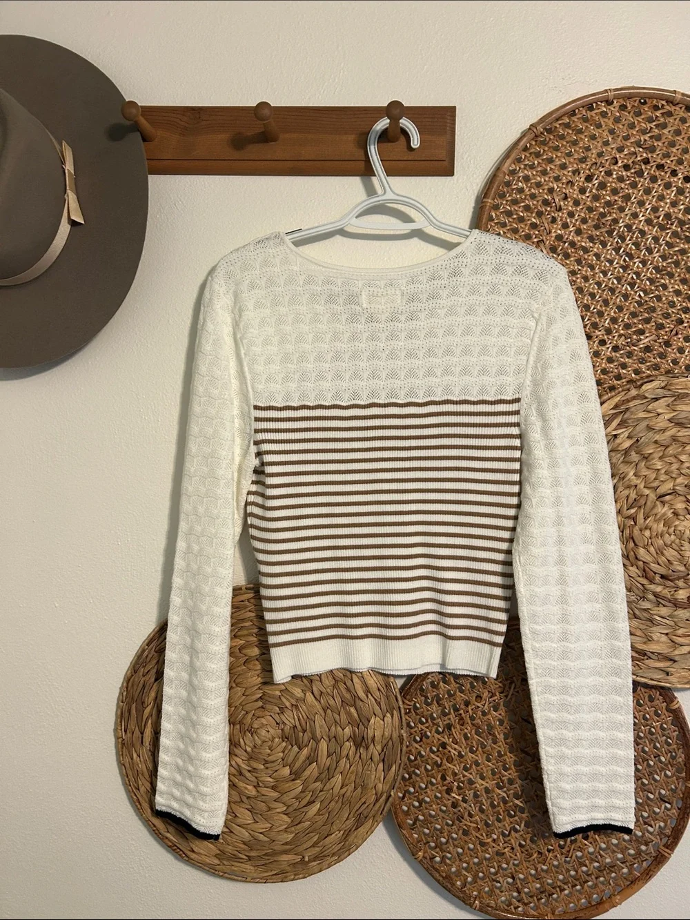 Anthropologie Maeve White & Brown Striped Long-Sleeve Sweater Size Medium